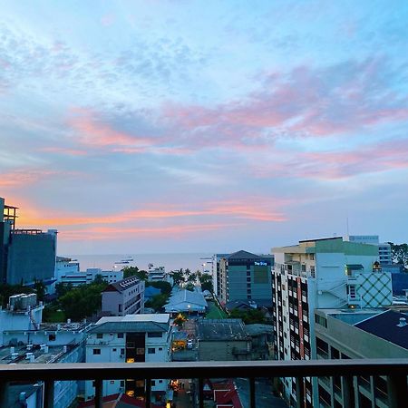 The Base Seaview Holiday Inn Pattaya Bilik gambar