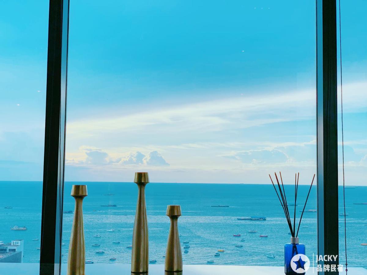 The Base Seaview Holiday Inn Pattaya Luaran gambar
