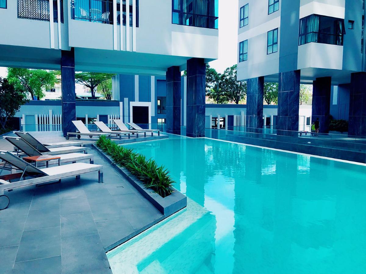 The Base Seaview Holiday Inn Pattaya Luaran gambar