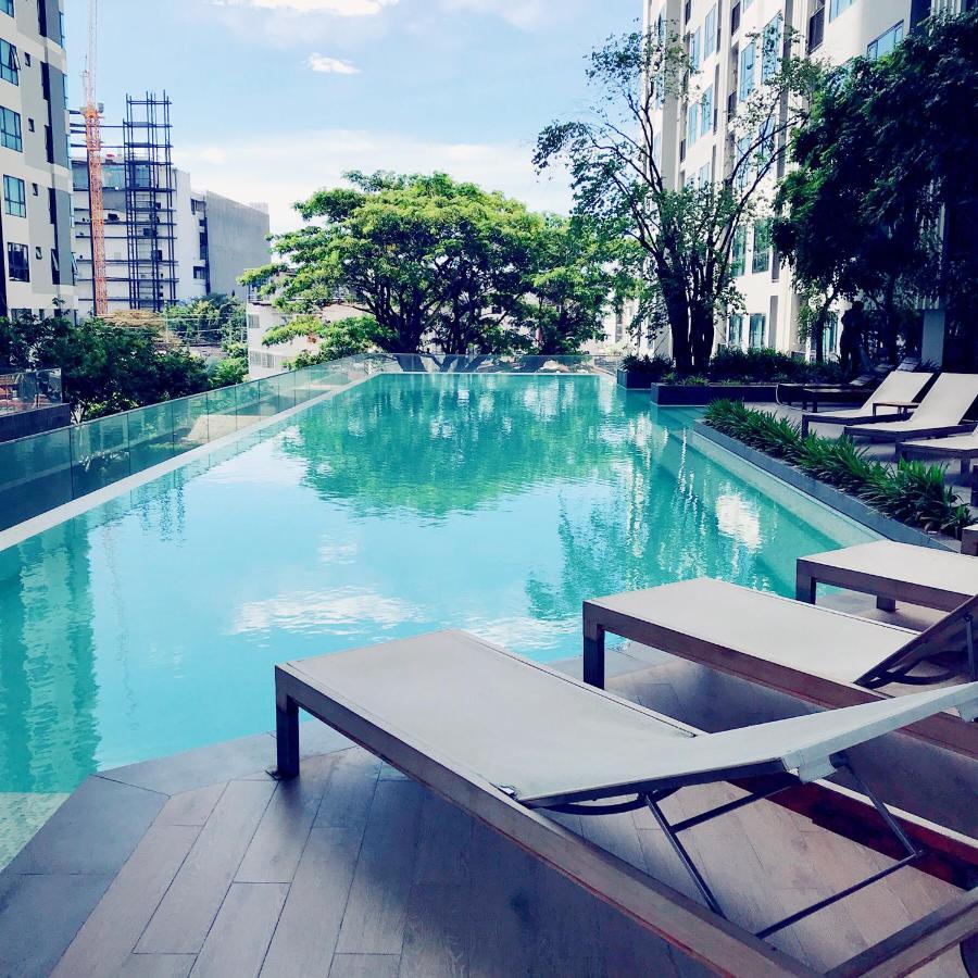 The Base Seaview Holiday Inn Pattaya Luaran gambar